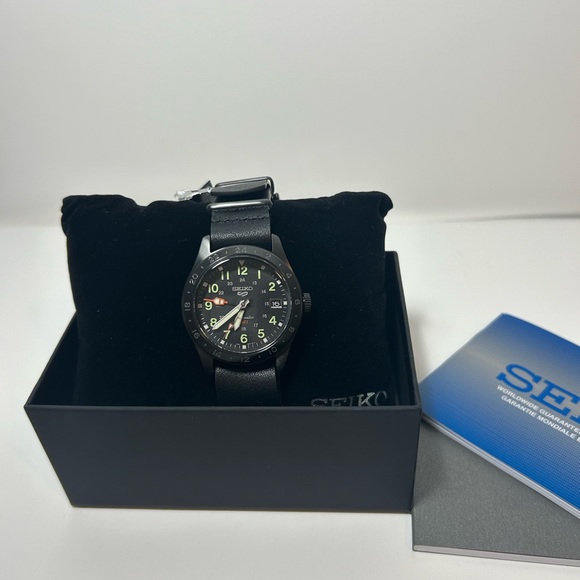 Seiko 5 Sports Field Street Style GMT SSK025K1 - Picture 5 of 5